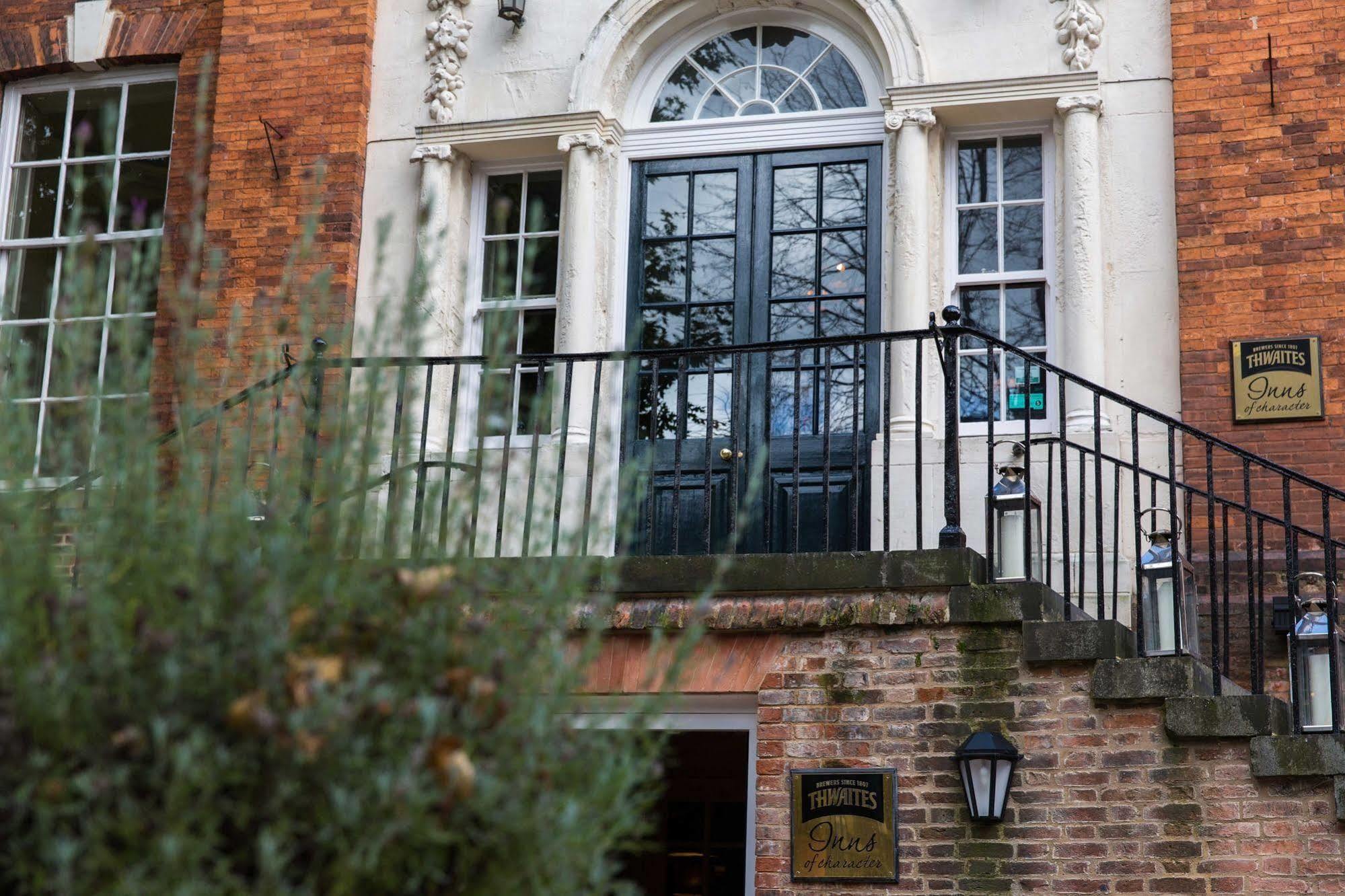 Judge'S Lodging York Exterior foto The entrance to the former school
